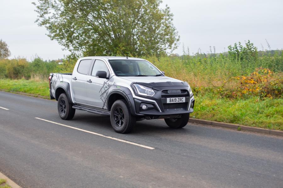  Isuzu D-Max XTR 2019 года  (UK) (фото 8 из 40)